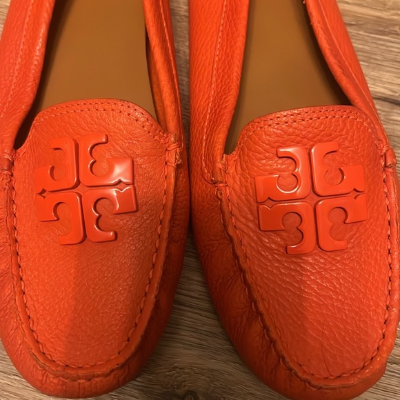 Tory Burch Leather Loafers - Picture 6 of 8
